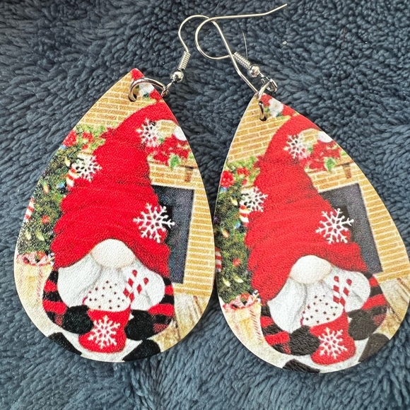 Nomes Christmas earrings - Picture 3 of 3